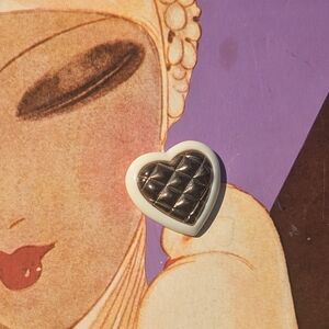 QUILTED HEART STUD EARRING